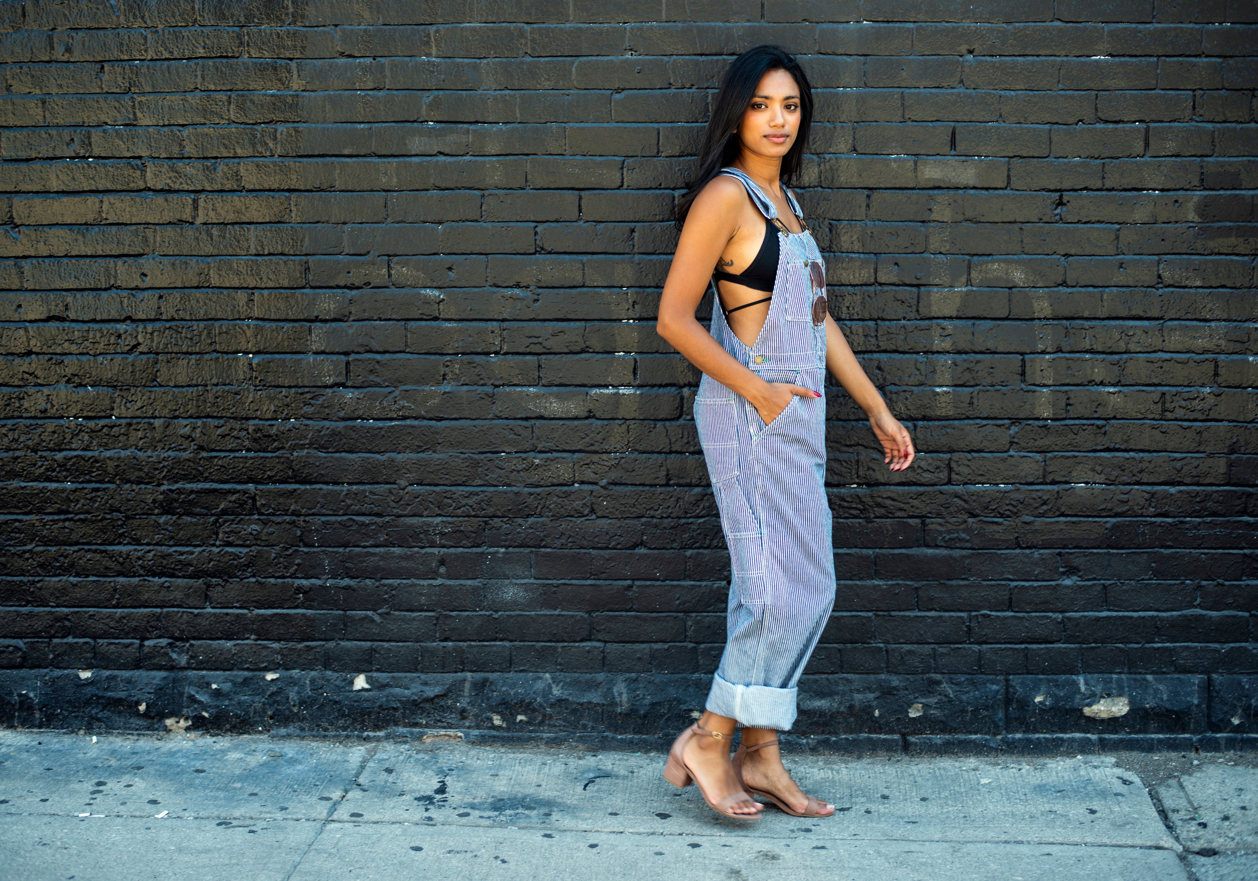 summer-fashion-overalls-and-heels.jpg