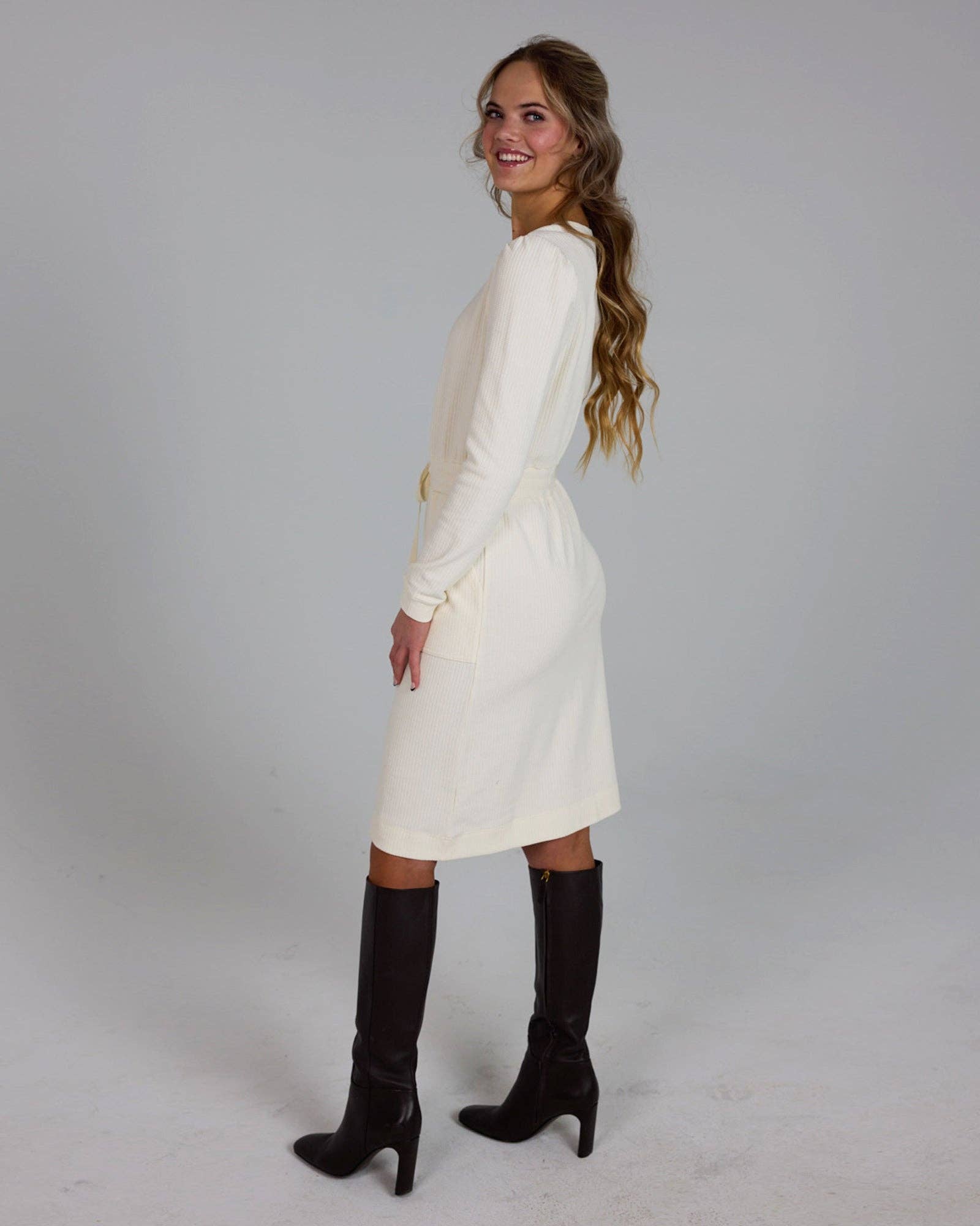 Cream Long Sleeve Knee Length Lightweight Knit Dress with Pockets